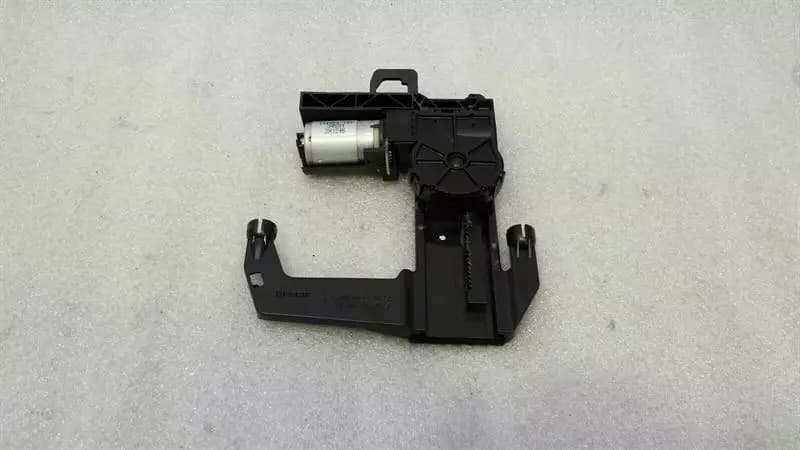 MERCEDES-BENZ Mercedes R Class W251 Headrest Adjustment Engine A0009700026 Headrest Motor