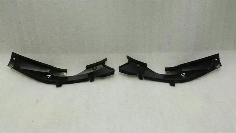 BMW BMW C600 SPORT Fairings 7724883 Cover Bezel Set