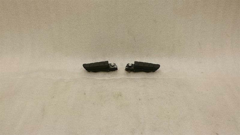 BMW BMW F800GT Rear Footrest Set 7700922 7700921 Footrest Set