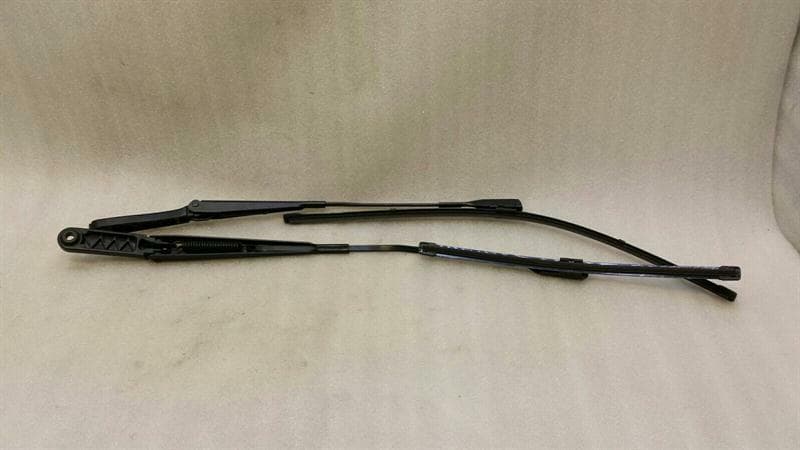 AUDI Audi A1 8X Wiper Arm 8X2955407A RHD RIGHT HANDLEBAR