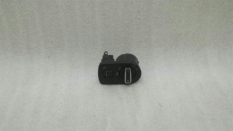 AUDI Audi A1 8X RHD Headlight Switch 8X2941531AB Right Handlebar