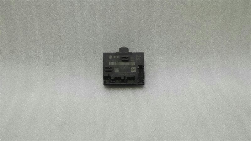 AUDI Audi A1 8X right door module 8X0959792D door control unit right