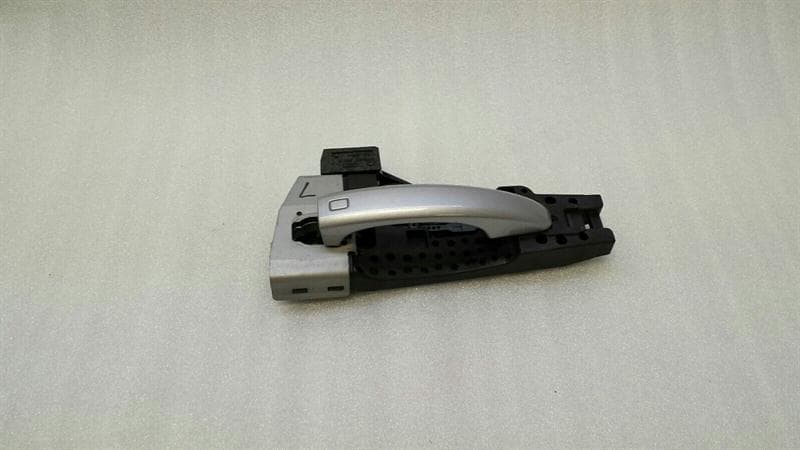 AUDI Audi A1 8X RHD Left Door Handle 8T1837885B Right Hand Drive