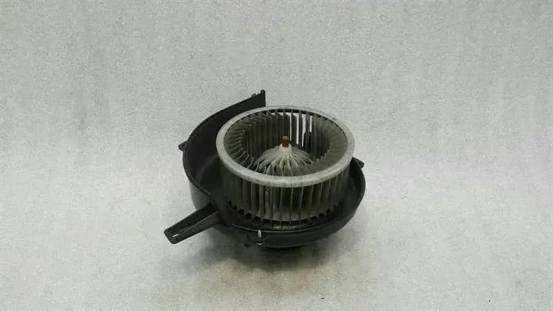 AUDI Audi A1 8X RHD Heater Blower 6Q2819015J Right Handlebar