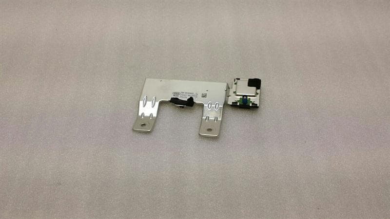 Audi A1 8X Aerial / Antenna 8X0035503B Antenna