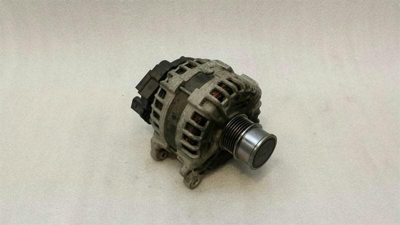 AUDI Audi A1 8X Alternator 04C903023L Alternator 140A