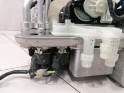 TESLA TESLA MODEL 3 LONG RANGE 1523007-00-E SUPERMANIFOLD Coolant Assembly behälter — thumbnail 10