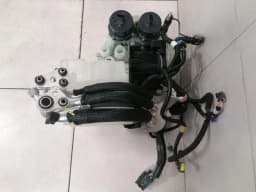 TESLA TESLA MODEL 3 LONG RANGE 1523007-00-E SUPERMANIFOLD Coolant Assembly behälter — thumbnail 9