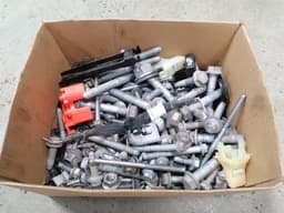 TESLA TESLA MODEL 3 STANDARD RANGE SCREENS BOLTS FROM ONE CAR SET SCREWS — thumbnail 4
