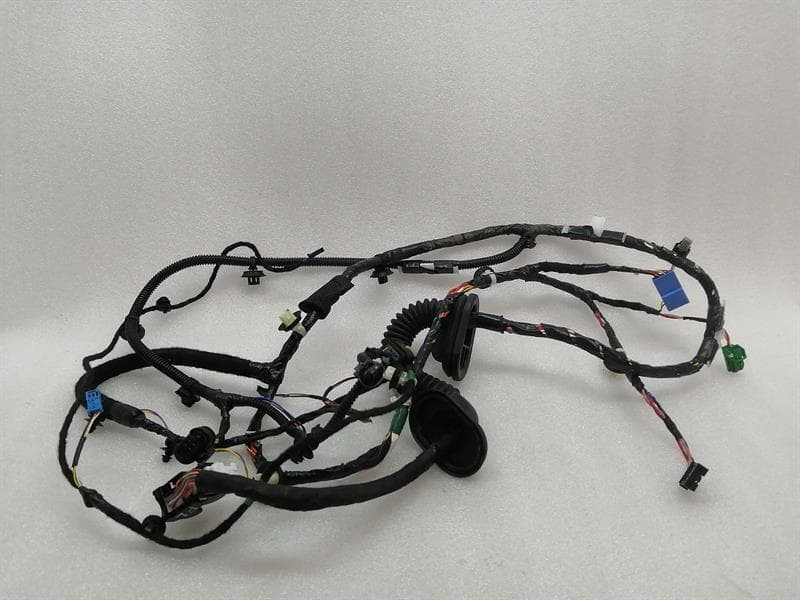 TESLA Tesla Model 3 Front Door Wiring Loom 3067957-02-C Front Door Harness