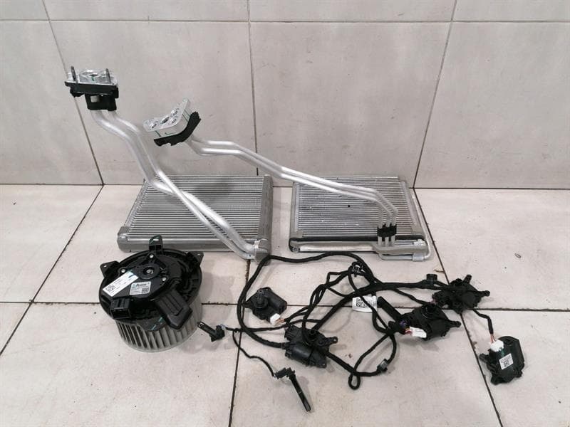 TESLA Tesla Model 3 Long Range Heater Matrix RHD TESLA 3 Heat Exchanger RHD