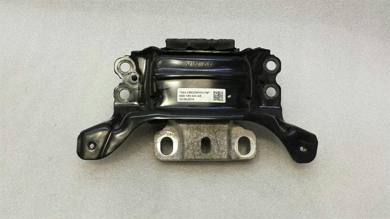 AUDI Audi A3 8V Facelift Engine Mount 5Q0199555AB Engine Mount