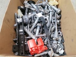TESLA TESLA MODEL 3 STANDARD RANGE SCREENS BOLTS FROM ONE CAR SET SCREWS — thumbnail 2
