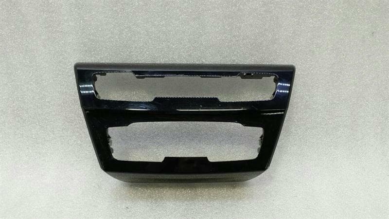 BMW BMW X1 F48 Console Cover 9305907 Console Trim Cover