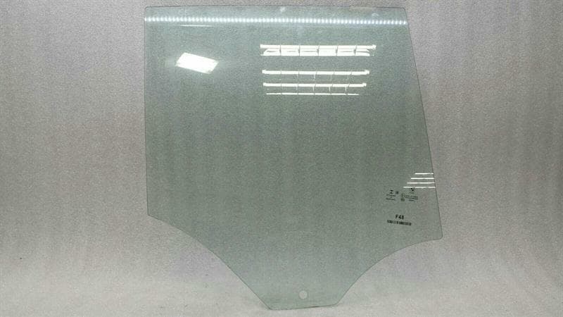 BMW BMW X1 F48 right rear door glass 7349498 door window rear right