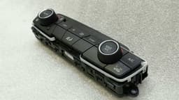 BMW BMW X1 F48 Auto Climate Control 9471101 Climate Control Panel A/C — thumbnail 3