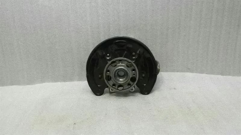 Mercedes C Class W205 Right Rear Hub A2053500241 Wheel Bearing Housing Rear Right