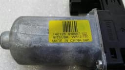LAND ROVER Land Rover Evoque RRH door window motor 140126 window regulator motor rear right — thumbnail 8