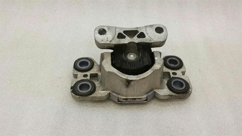 LAND ROVER Land Rover Evoque 2.2 TD Gearbox Mount LR024738 Gearbox Mount