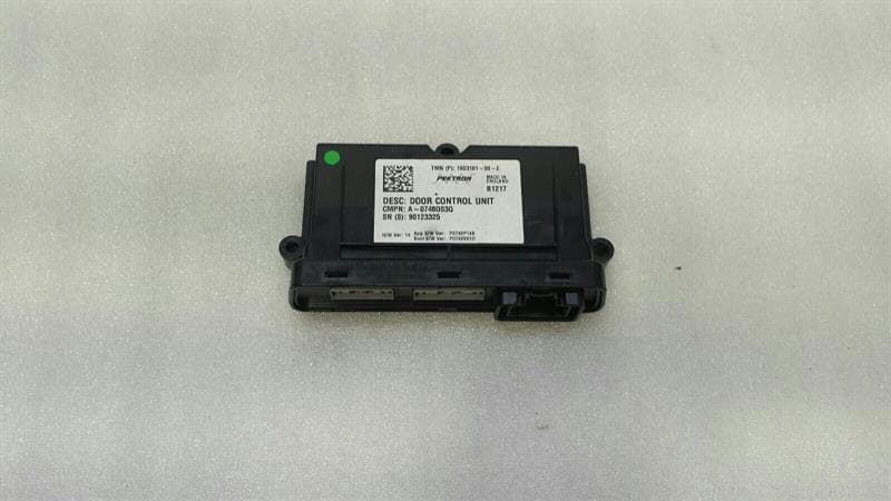 Tesla Model S 75 Front Door Module 1003101-00-E Door Control Unit Front