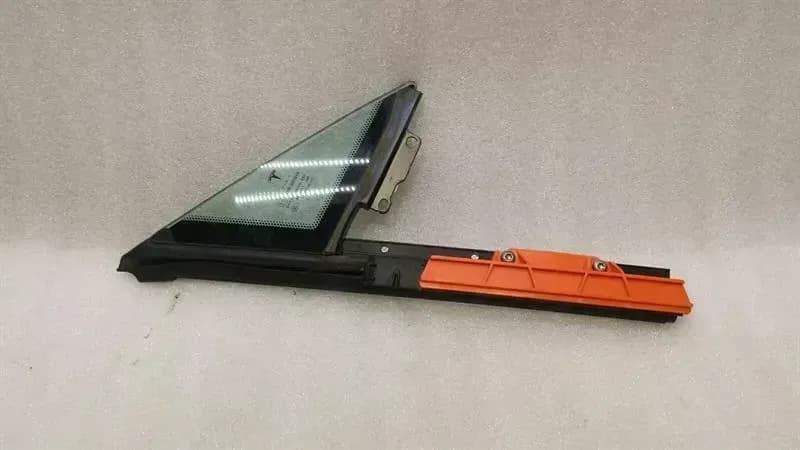 TESLA Tesla Model S 75 Right Front 1/4 Glass 6006544-00-J Door Panel 1/4 Front Right