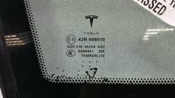 TESLA Tesla Model S 75 Left Rear 1/4 Glass 1051820-99-A Door Panel 1/4 Rear Left — thumbnail 2