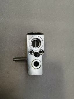 TESLA Tesla Model 3 A/C Conditioner Valve 1101878-00-A Valve — thumbnail 6