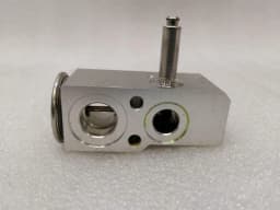 TESLA Tesla Model 3 A/C Conditioner Valve 1101878-00-A Valve — thumbnail 5