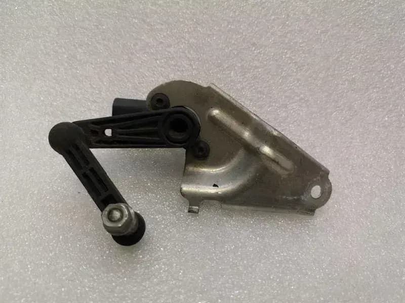 TESLA Tesla Model 3 Long Range Front Left Level Sensor 1044941-00-B Front Left