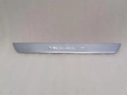 TESLA Tesla Model 3 STANDARD RANGE Door Sill 1090844-00-C Entry Bar — thumbnail 5
