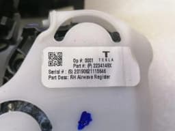 TESLA Tesla Model 3 Dashboard Air Vent 1111596-00-B RHD RIGHT HAND DRIVE — thumbnail 3