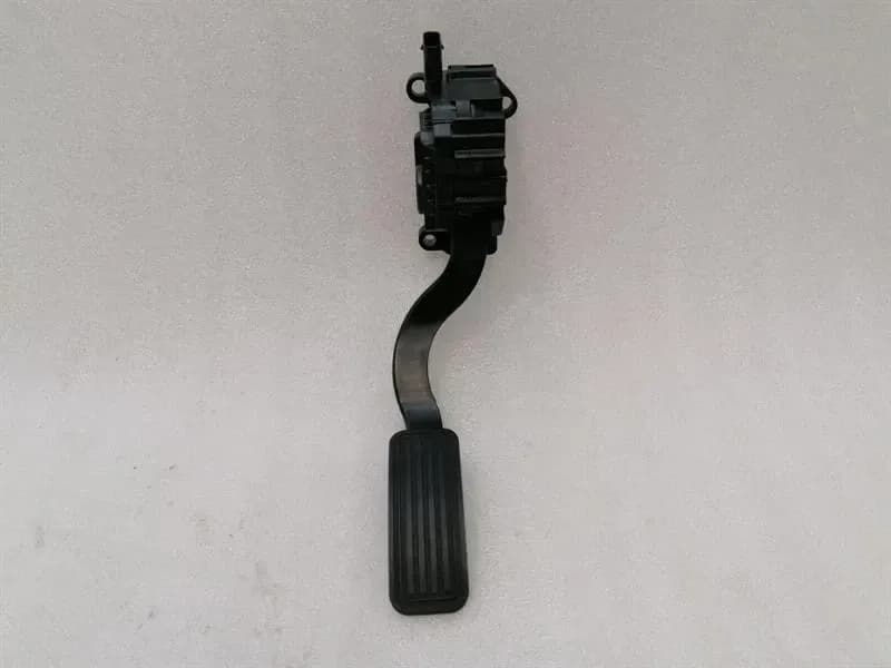 TESLA Tesla Model 3 Standard Range Throttle Pedal (Electrical) 1011298 Throttle Pedal