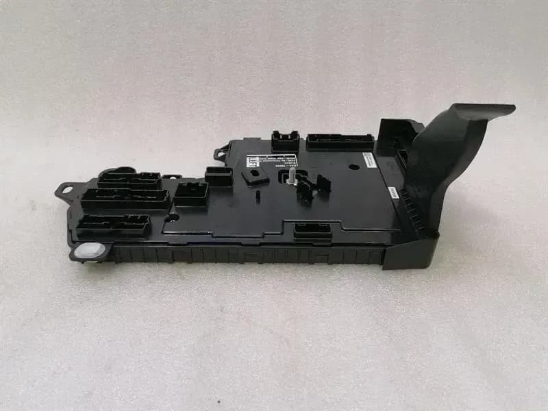 TESLA Tesla Model 3 Left Comfort Module 1078673-90-K Left Comfort Controller