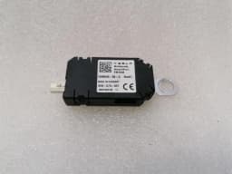 TESLA Tesla Model 3 Aerial / Antenna 1098046-00-C Antenna — thumbnail 5