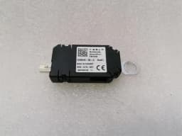 TESLA Tesla Model 3 Aerial / Antenna 1098046-00-C Antenna — thumbnail 1