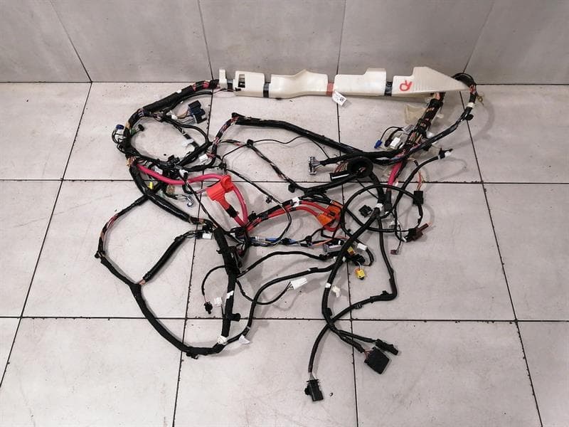 TESLA Tesla Model 3 Right Main Body Wiring 1067955-03-G Right Wiring Harness