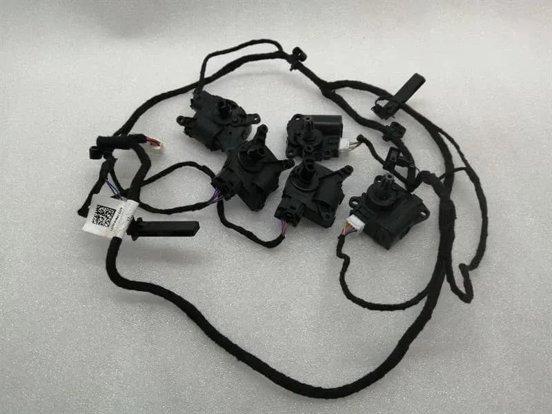 TESLA Tesla Model 3 HVAC Actuator Kit 1107674-00-A Wiring Harness