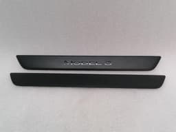 TESLA Tesla Model 3 Long Range Front Door Sill Set 1504763-00-B Front Door Bar — thumbnail 1