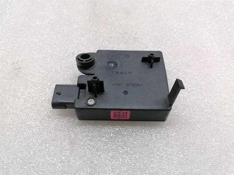 TESLA Tesla Model 3 Long Range Body Control Module 1097855-00-H Control Unit Comfort