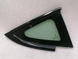 TESLA Tesla Model 3 Right Rear Quarter Glass 1514979-01-C Door Panel 1/4 Rear Right — thumbnail 1