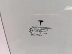TESLA Tesla Model X 75D Right Front Door Glass 1028823-00-J Front Right Door Glass — thumbnail 2