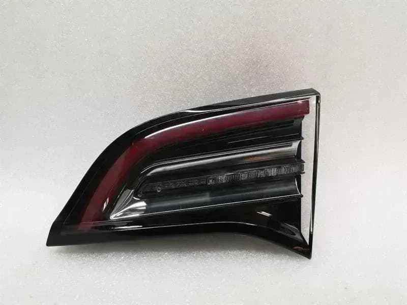 TESLA Tesla Model 3 Long Range Right Rear Light 1077404-00-G Tail Light Rear Right