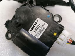 TESLA TESLA MODEL X 75D Vent Flap Engine D267-AP9BA02-ED RHD RIGHT HANDLEBAR — thumbnail 5