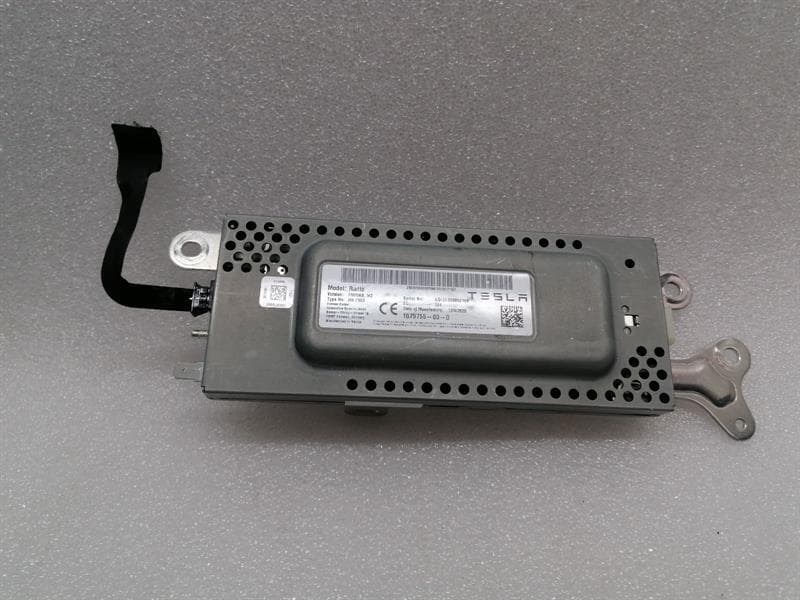 Tesla Model 3 Long Range Tuner FM module 1079755-00-D ECU