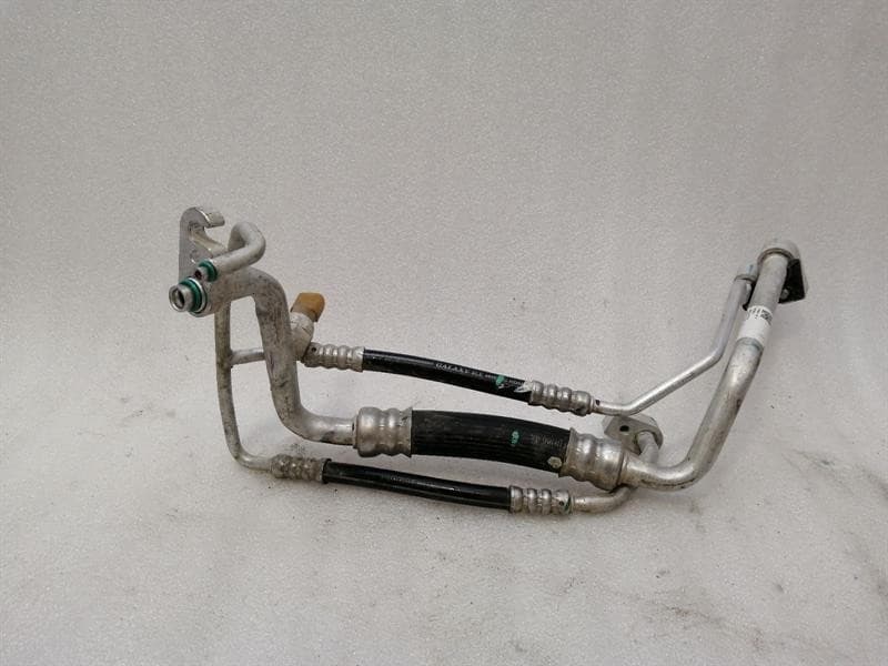 Tesla Model X 75D A/C Pipe 1054664-00-D Air Conditioning Air Conditioning