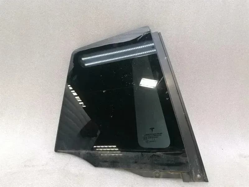 TESLA Tesla Model X Right Rear Quarter Glass 1055274-00-G Door Panel 1/4 Rear Right