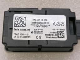 TESLA Tesla Model X 75D Tyre Pressure Module 1034601-00-C ECU TPMS Tyre Pressure — thumbnail 5