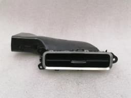 TESLA Tesla Model X 75D Right B Post Air Vent 1052877-00-C Vent Vent Grille — thumbnail 1