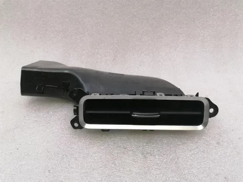 TESLA Tesla Model X 75D Right B Post Air Vent 1052877-00-C Vent Vent Grille