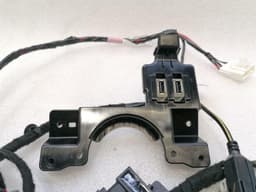 TESLA Tesla Model X 75D Console Wiring Loom 1032431-00-E Harness USB — thumbnail 7